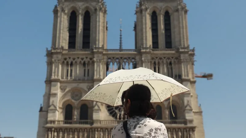 DIRECT. L’ÎLE-DE-FRANCE PASSE À SON TOUR EN VIGILANCE ROUGE CANICULE, LES TEMPÉRATURES VONT ENCORE AUGMENTER PARTOUT