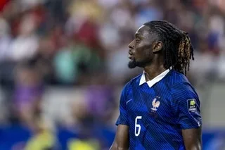 « ÇA FAIT TOUJOURS MAL » : LES MOTS DE MANU KONÉ, UNE SEMAINE APRÈS LA DÉFAITE DES BLEUS EN DEMI-FINALE DU MONDIAL