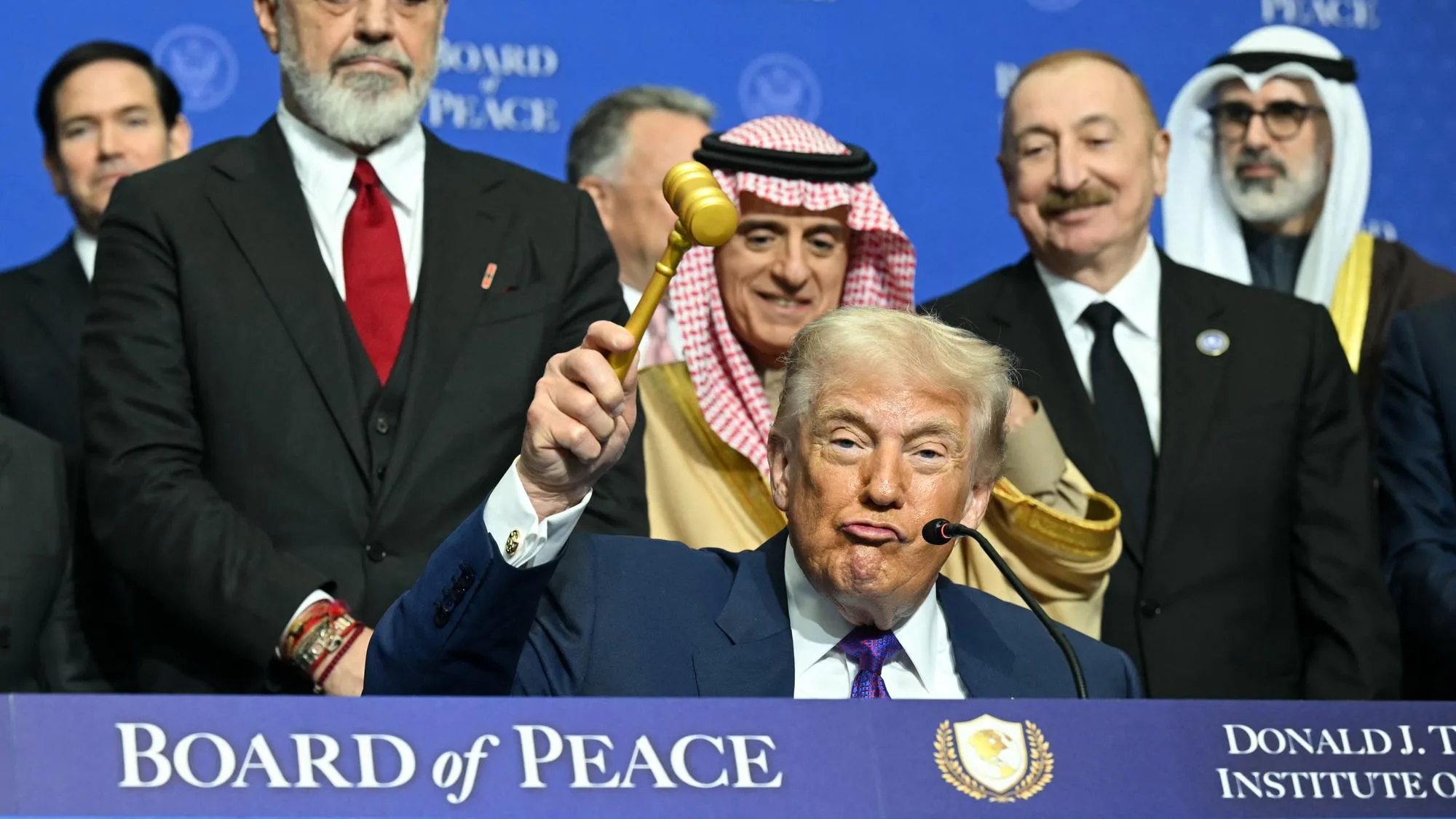 LE CONSEIL DE LA PAIX DE TRUMP S’AVÈRE ENCORE PLUS INUTILE ET DOUTEUX QUE PRÉVU