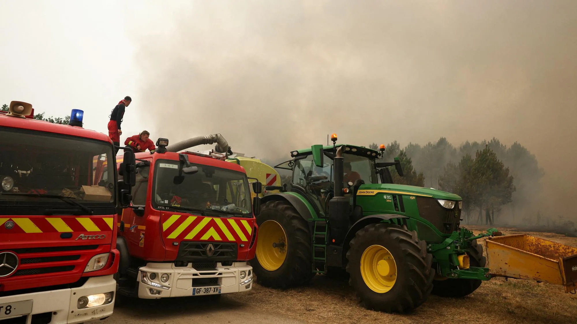 LA PRÉFÈTE DE GIRONDE DEMANDE AUX AGRICULTEURS DE NE PAS AIDER LES POMPIERS « DE MANIÈRE SPONTANÉE »