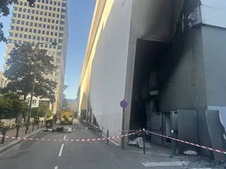 À RENNES, UN FEU DE POUBELLE SE PROPAGE AUX FAÇADES ARRIÈRES DU CINÉMA PATHÉ ET DU RESTAURANT QUICK