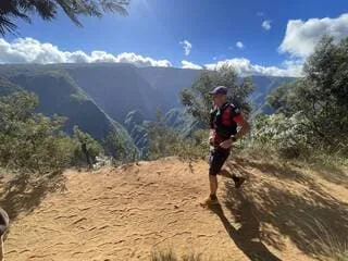 REPORTAGE. À LA RÉUNION, L’ULTRA TERRESTRE, UN ULTRA-TRAIL ENCORE PLUS FOU QUE LA DIAGONALE DES FOUS