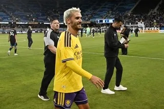 MLS. « JE SUIS ICI POUR MONTRER L’EXEMPLE AUX PLUS JEUNES » : ANTOINE GRIEZMANN RAVI DE SES DÉBUTS AVEC ORLANDO CITY
