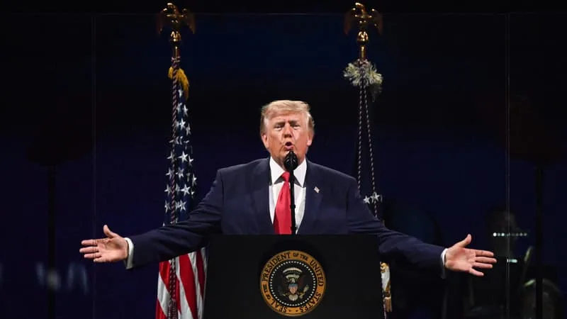 « CE N’EST QUE L’AUBE DE L’ÂGE D’OR DE L’AMÉRIQUE »: DONALD TRUMP CÉLÈBRE LES 250 ANS DES ÉTATS-UNIS DANS UN DISCOURS TACLANT LA « MENACE COMMUNISTE »