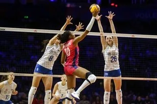 VOLLEY. LES BLEUES RENVERSENT LA SERBIE ET EMPOCHENT UN SUCCÈS CRUCIAL POUR LE MAINTIEN EN LIGUE DES NATIONS