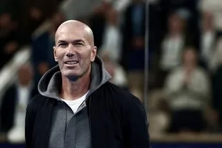 UN AMENDEMENT VOTÉ À L’ASSEMBLÉE NATIONALE POUR FACILITER L’ARRIVÉE DE ZINÉDINE ZIDANE À LA TÊTE DE L’ÉQUIPE DE FRANCE ?