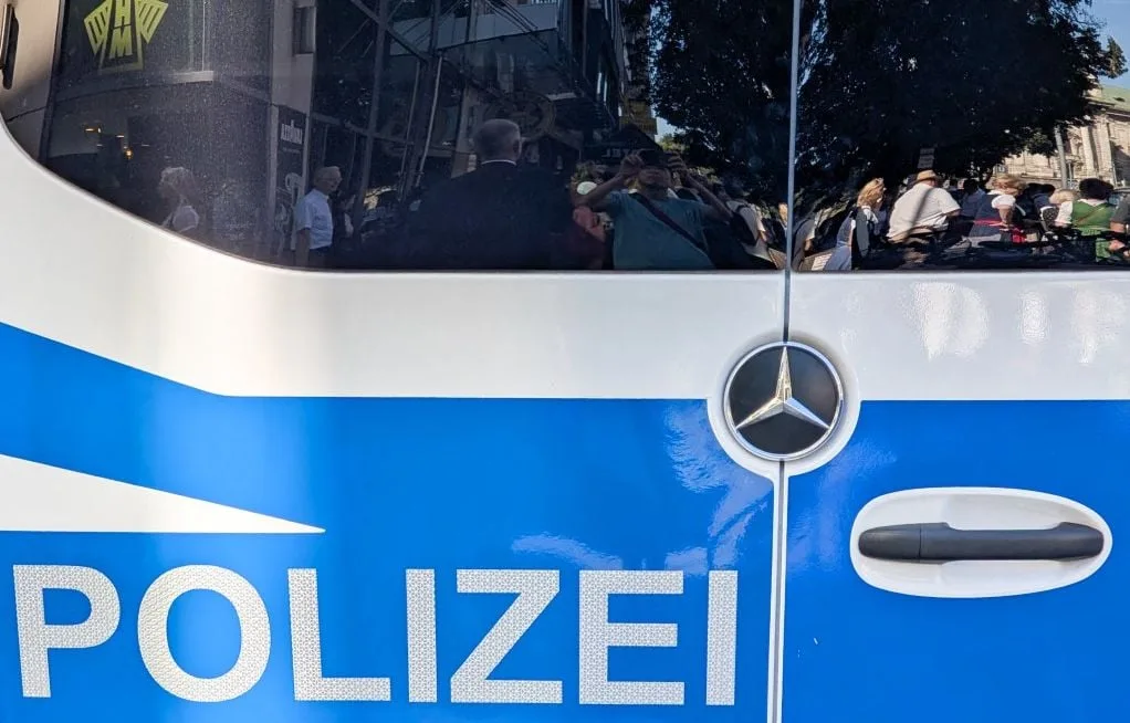 BRAQUAGE D’UNE BANQUE EN ALLEMAGNE : LES OTAGES LIBÉRÉS, L’AUTEUR PRÉSUMÉ EN FUITE