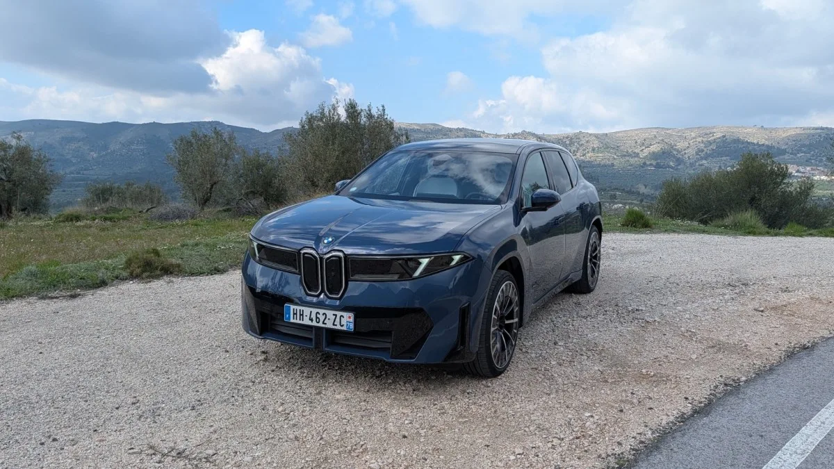 ESSAI BMW IX3 : LE SUV QUI PEUT RÉCONCILIER LES PURISTES DE LA MARQUE AVEC L’ÉLECTRIQUE