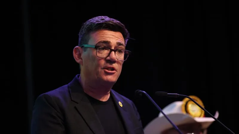 LE TRAVAILLISTE ANDY BURNHAM ÉLU DÉPUTÉ AU ROYAUME-UNI ET EN POSITION DE SUCCÉDER AU PREMIER MINISTRE KEIR STARMER
