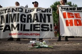 MEXICAIN TUÉ PAR L’ICE : DES TÉMOINS CONTREDISENT LA VERSION DES POLICIERS AMÉRICAINS, LE MEXIQUE PORTE PLAINTE