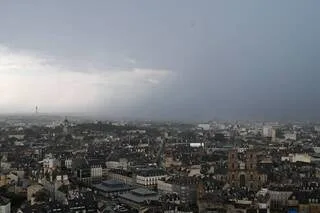 ORAGES : QU’EST-CE QU’UN DERECHO, PHÉNOMÈNE RARE QUI POURRAIT SE PRODUIRE EN FRANCE CE SAMEDI AVEC LES FORTES CHALEURS ?