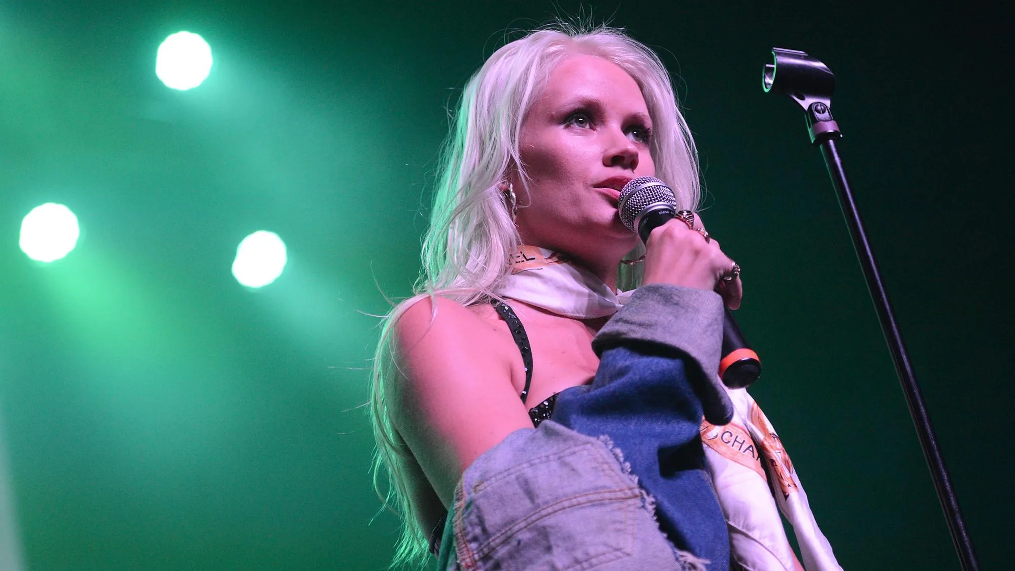 MORT DE LAUREN BENNETT, LA CHANTEUSE DE « PARTY ROCK ANTHEM » AVAIT 37 ANS