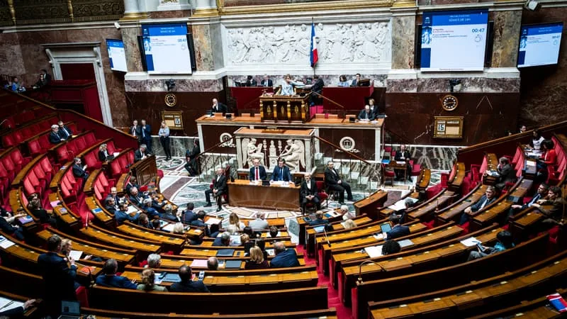 RÉFORME DE LA FIN DE VIE: LE SÉNAT ADOPTE DÉFINITIVEMENT UN TEXTE RENFORÇANT L’ACCÈS AUX SOINS PALLIATIFS