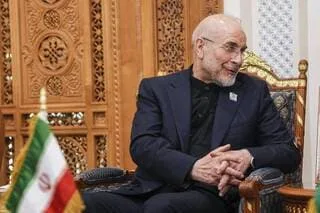 GUERRE AU MOYEN-ORIENT : LE PROTOCOLE D’ACCORD EST UNE « DÉCLARATION DE DÉFAITE » DES ÉTATS-UNIS, SELON L’IRAN