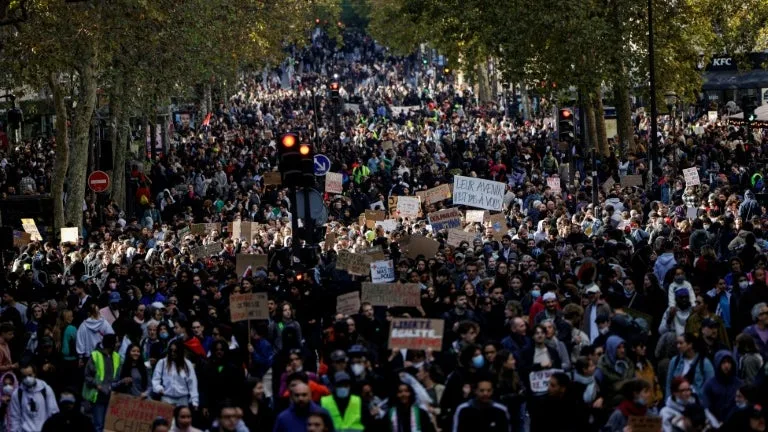 RECONNAISSANCE FACIALE, VIDÉOSURVEILLANCE ALGORITHMIQUE: QU’EST-CE QUI EST AUTORISÉ EN FRANCE POUR SURVEILLER LES MANIFESTATIONS?