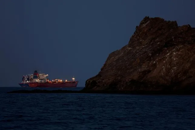 DÉTROIT D’ORMUZ : OMAN DANS UN “DIFFICILE RÔLE D’ÉQUILIBRISTE”