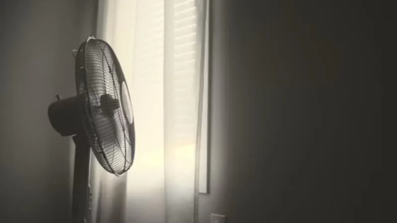 CANICULE: CONNAISSEZ-VOUS CETTE ASTUCE VALIDÉE PAR LES INGÉNIEURS QUI PERMET D’OPTIMISER L’EFFICACITÉ D’UN VENTILATEUR?