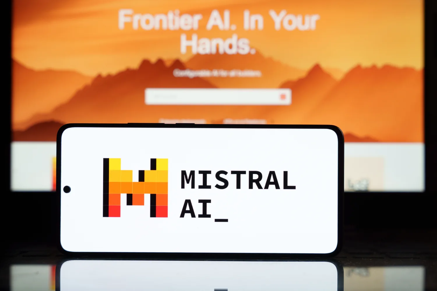 MISTRAL AI VEUT AUSSI PRODUIRE SES PROPRES PUCES