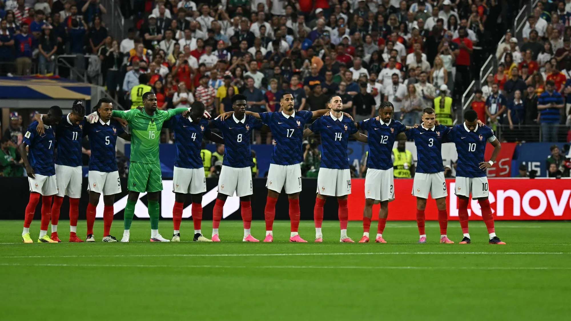 APRÈS LA DÉFAITE DE LA FRANCE FACE À L’ESPAGNE, LA PRESSE FRANÇAISE N’EST PAS TENDRE AVEC LES BLEUS