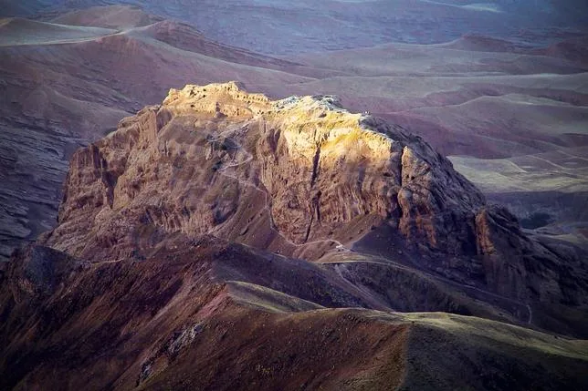 ALAMUT, CETTE FORTERESSE QUI A INSPIRÉ LE JEU VIDÉO “ASSASSIN’S CREED”