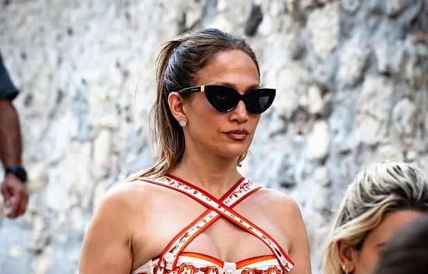 DES FANS DE JENNIFER LOPEZ ONT SORTI LE GRAND JEU POUR LUI SOUHAITER SON ANNIVERSAIRE