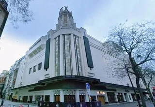DES MORCEAUX D’HISTOIRE À ACHETER : LE CINÉMA LE GRAND REX DE PARIS VEND SES ANCIENS FAUTEUILS À PARTIR DE 30 €