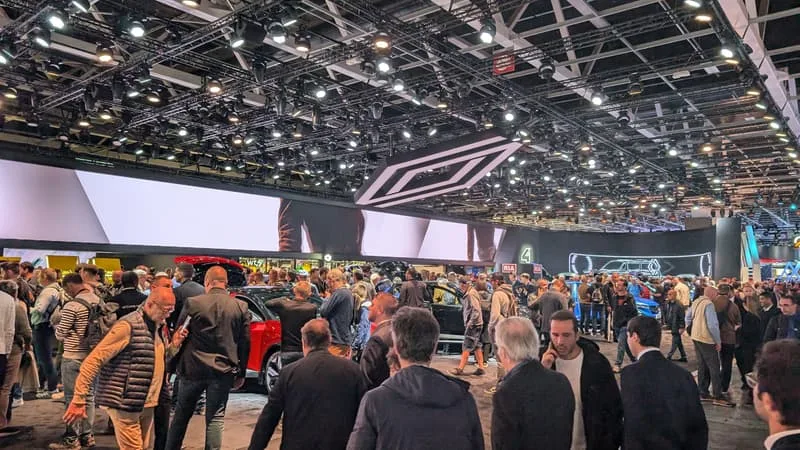 APRÈS DE PIÈTRES RÉSULTATS FINANCIERS, BMW RENONCE FINALEMENT AU MONDIAL DE L’AUTO À PARIS TANDIS QUE LE GÉANT CHINOIS CHERY CONFIRME SA PRÉSENCE AVEC SA FILIALE OMODA & JAECOO