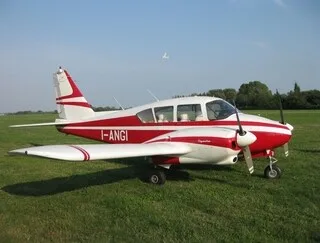 VOUS AVEZ TOUJOURS RÊVÉ D’ÊTRE PROPRIÉTAIRE D’UN AVION ? CELUI-CI EST À VENDRE À PARTIR DE 10 € (MAIS IL NE VOLE PAS)