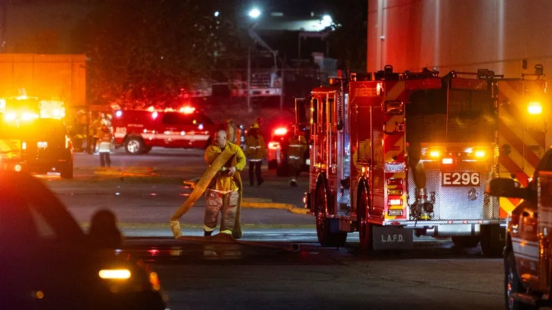 AU MOINS TROIS MORTS À LOS ANGELES DANS LE CRASH D’UN HÉLICOPTÈRE DE TÉLÉVISION