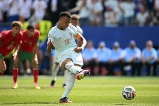 VIDEO. LE PENALTY RATÉ DE KYLIAN MBAPPÉ FACE AU MAROC EN QUART DE FINALE DE COUPE DU MONDE