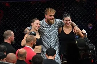 UN FUTUR CONCURRENT À L’UFC ? DEUX SOCIÉTÉS DE SPORTS DE COMBAT FUSIONNENT, AVEC LE YOUTUBEUR JAKE PAUL À LA BAGUETTE