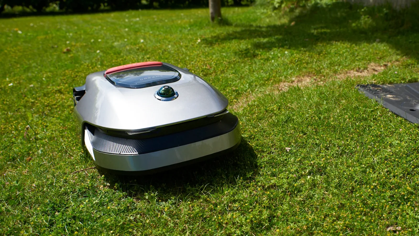 PRESQUE 20% DE REMISE CHEZ AMAZON POUR CE ROBOT-TONDEUSE ET SA TONTE PERSONNALISABLE !