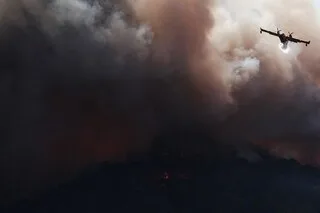 INCENDIE DU VAR : LES REPRISES DE FEU « CIRCONSCRITES » LUNDI SOIR