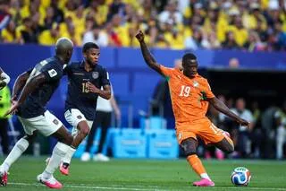 COUPE DU MONDE. « JE NE VEUX PLUS DE PROBLÈME AVEC LES MÉDIAS » : NICOLAS PÉPÉ REFUSE LES INTERVIEWS