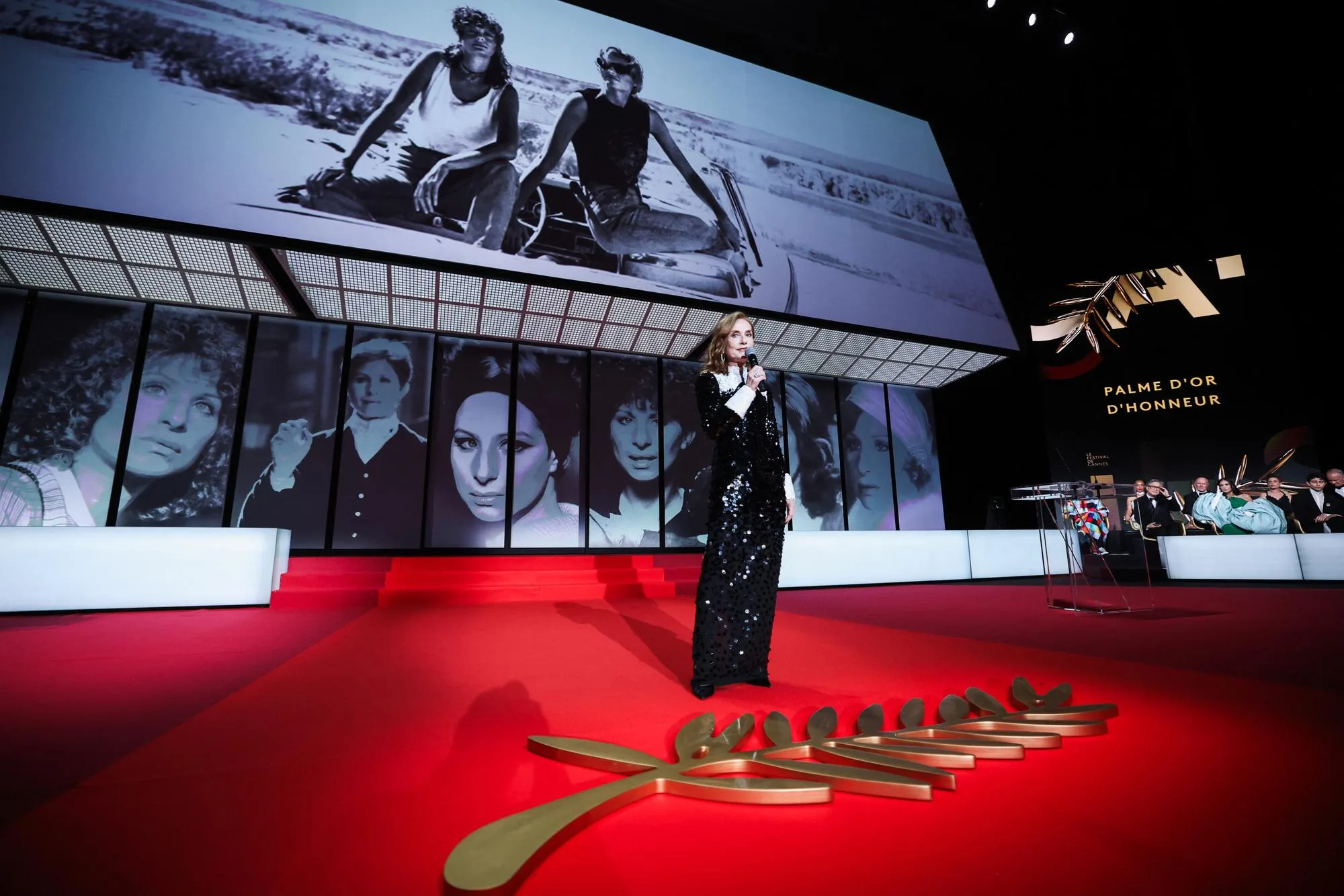 AU FESTIVAL DE CANNES 2026, LE DISCOURS FÉMINISTE D’ISABELLE HUPPERT POUR BARBRA STREISAND