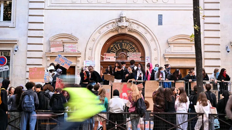 ILLE-ET-VILAINE: LA PRÉFECTURE ANNULE UNE MANIFESTATION DE LYCÉENS FACE AUX « RISQUES DE NOUVELLES VIOLENCES »