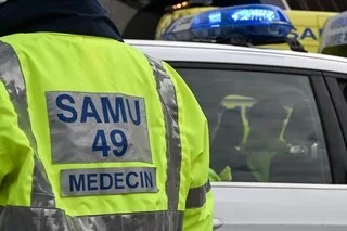 UNE FILLETTE DE SEPT ANS ÉCHAPPE À LA VIGILANCE DES ADULTES ET CHUTE DU DEUXIÈME ÉTAGE D’UNE MAISON