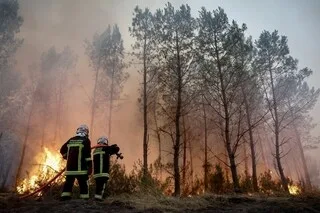 INCENDIES : À L’OUEST DE BORDEAUX, DES SITES SENSIBLES SOUS HAUTE SURVEILLANCE