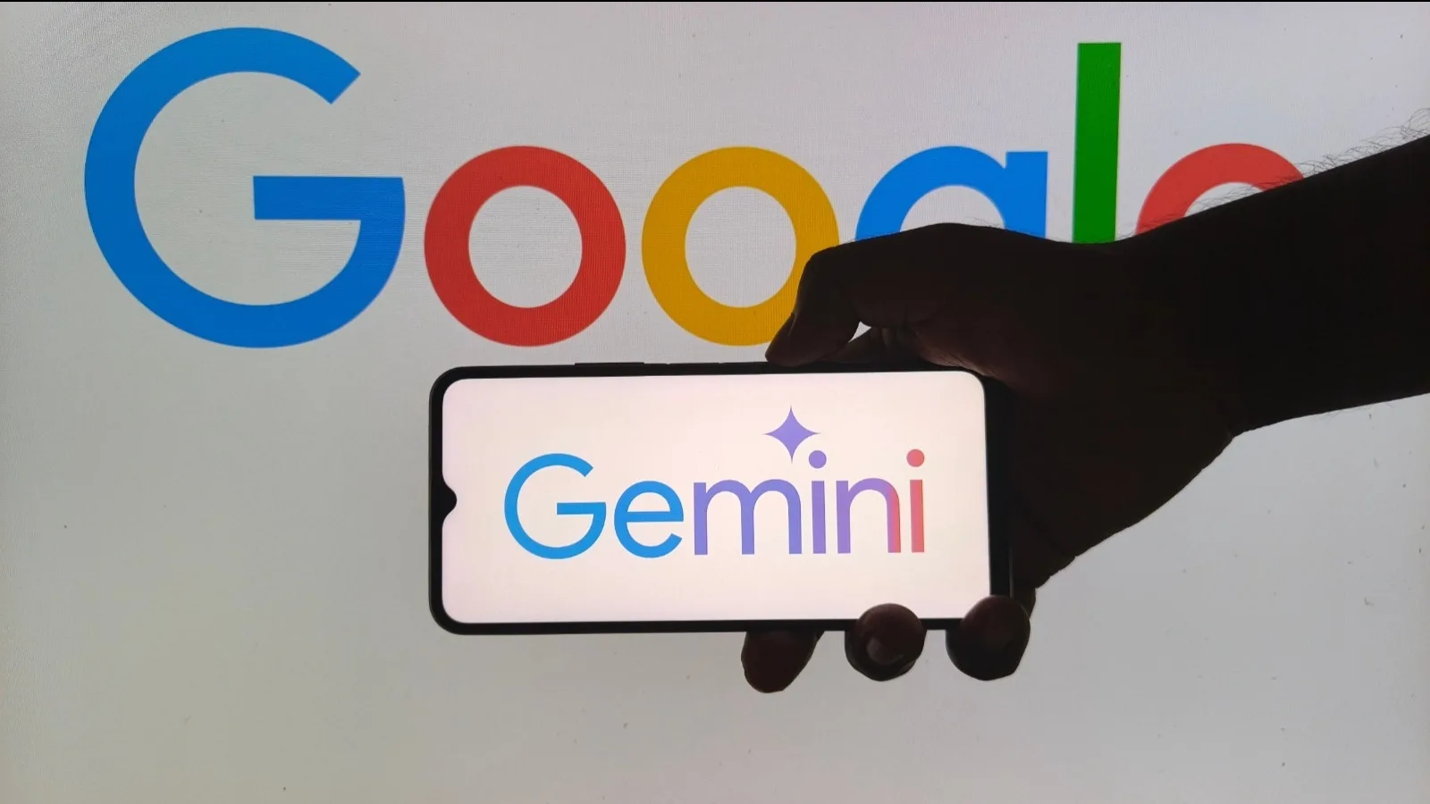 IA GÉNÉRATIVE : GOOGLE VA BIENTÔT MARQUER ET ÉTIQUETER TOUS LES CONTENUS EN EUROPE
