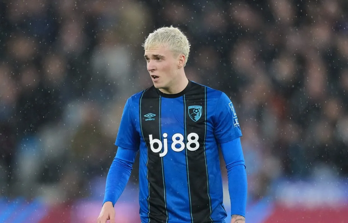 FOOTBALL : BOURNEMOUTH ÉCARTE ALEX JIMENEZ, SOUPÇONNÉ D’AVOIR ENVOYÉ DES MESSAGES À UNE ADO DE 15 ANS