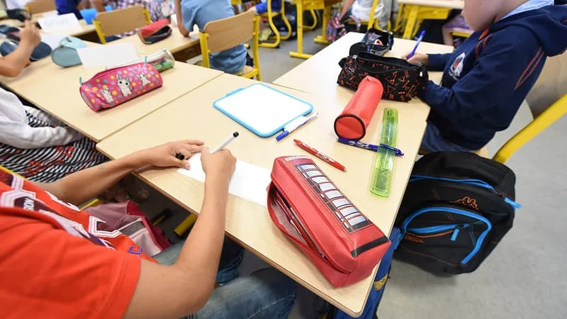 LES ÉLÈVES PEUVENT DÉSORMAIS ÊTRE CHANGÉS D’ÉTABLISSEMENT SCOLAIRE SI LEURS PARENTS SE COMPORTENT MAL