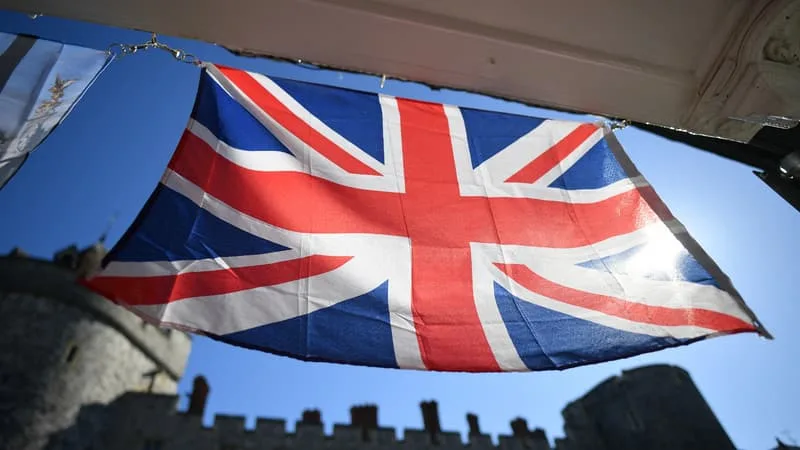 CES ENTREPRISES BRITANNIQUES VEULENT VITE VIRER LEURS CADRES LES MOINS PRODUCTIFS AVANT QUE LES INDEMNITÉS DE LICENCIEMENTS ABUSIFS NE SOIENT DÉPLAFONNÉES