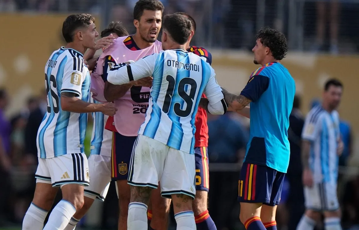 COUPE DU MONDE 2026 : « UNE FINALE JOUÉE AVEC FAIR-PLAY… » LA PRESSE ARGENTINE DÉNONCE UNE « VAGUE D’ARGENTINOPHOBIE »
