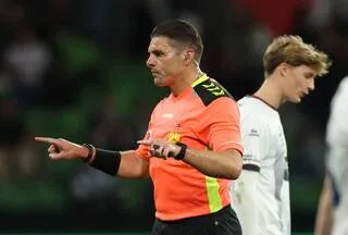 COUPE DU MONDE. LA FIFA OUVRE UNE ENQUÊTE APRÈS LE GESTE D’UN ARBITRE ASSOCIÉ À UN MOUVEMENT SUPRÉMACISTE BLANC