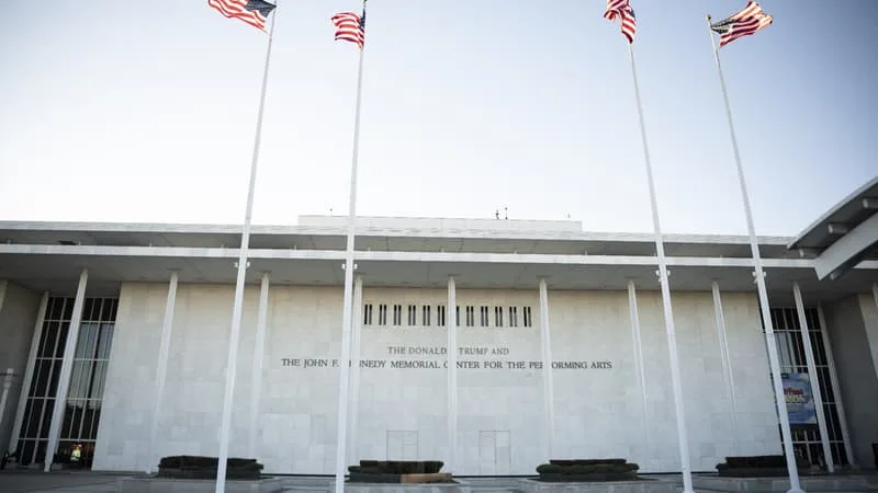 DONALD TRUMP RENONCE AU CONTRÔLE DU KENNEDY CENTER, SALLE DE SPECTACLES EMBLÉMATIQUE DE WASHINGTON