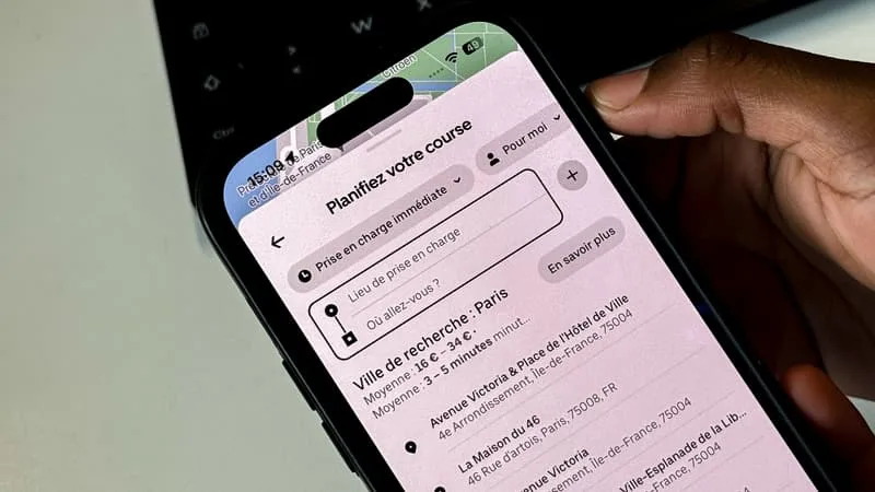 UBER « OPÈRE VOLONTAIREMENT UNE DOUBLE CONFUSION »: LE GÉANT AMÉRICAIN DES VTC CONDAMNÉ POUR CONCURRENCE DÉLOYALE APRÈS AVOIR DÉTOURNÉ LE LUMINEUX DES TAXIS PARISIENS