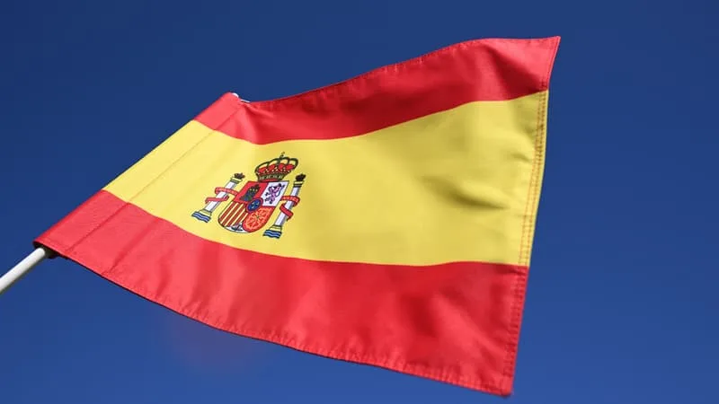INCENDIES EN ESPAGNE: UN HOMME ARRÊTÉ, SOUPÇONNÉ D’ÊTRE À L’ORIGINE DU FEU D’ÁVILA APRÈS AVOIR UTILISÉ UN ENGIN AGRICOLE