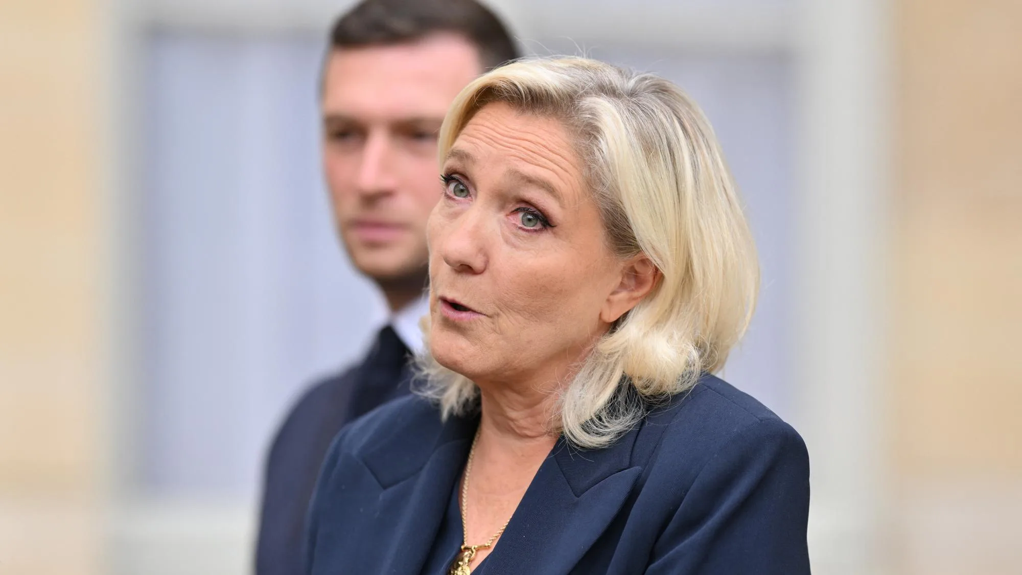 MARINE LE PEN CANDIDATE À LA PRÉSIDENTIELLE 2027, UNE PRISE DE RISQUE ÉNORME AUX ALLURES DE COÛTE QUE COÛTE