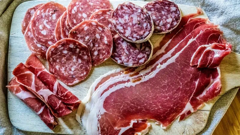 JAMBONS, LARDONS, BOUDINS… LES PRODUITS DE CHARCUTERIE SERONT BIENTÔT MOINS GRAS ET MOINS SALÉS