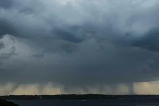 ORAGES, PLUIES ET INONDATIONS : LES DÉPARTEMENTS DU GARD ET DE L’HÉRAULT PLACÉS EN VIGILANCE ORANGE LUNDI